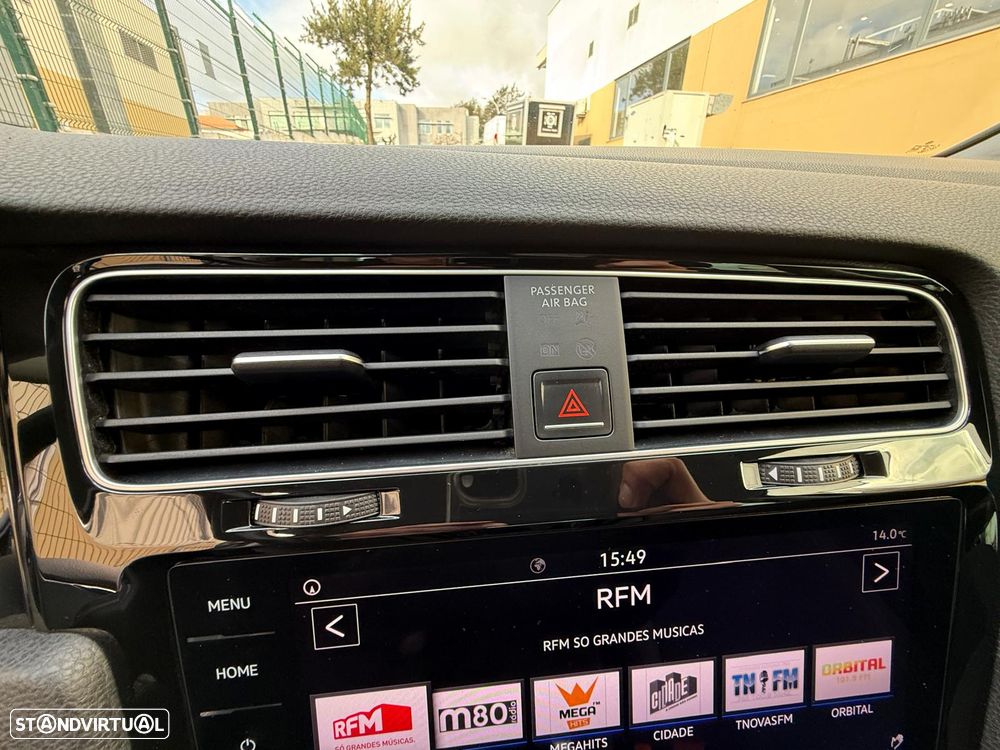 VW Golf Variant 1.6 TDi Highline DSG - 22