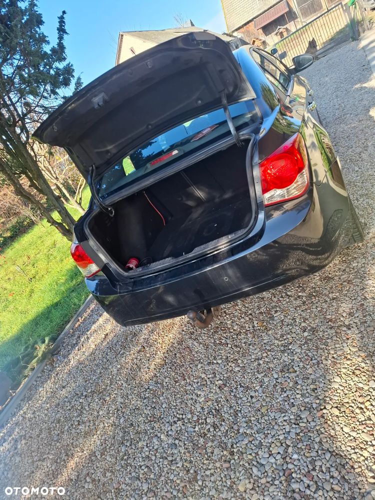 Chevrolet Cruze 2.0 LS - 4