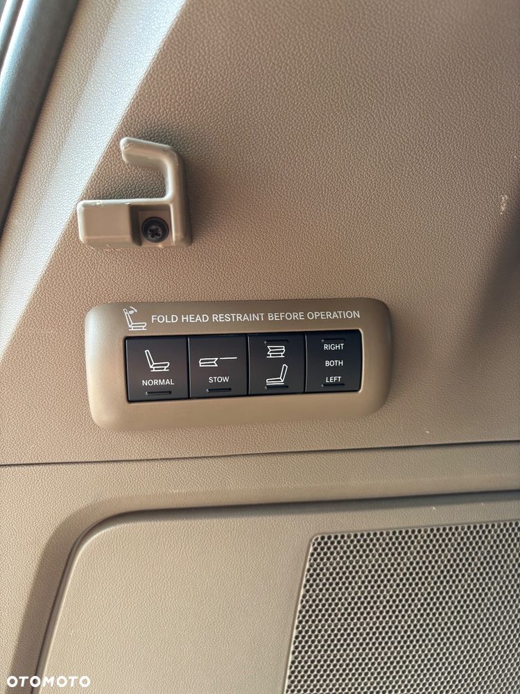 Lancia Voyager 3.6 Platinum - 16