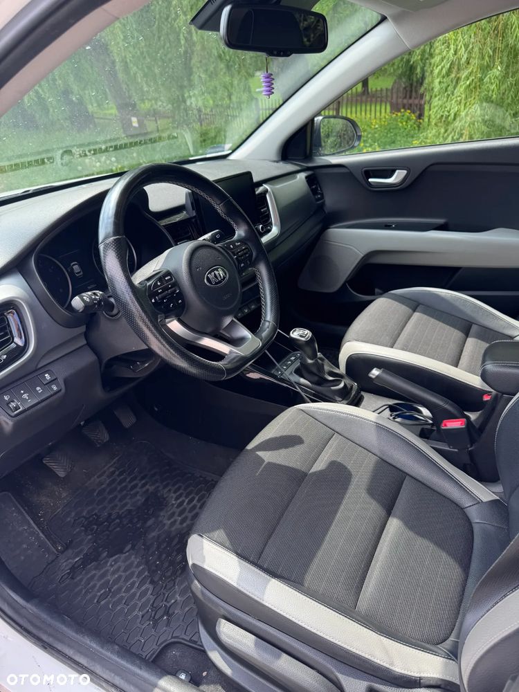 Kia Stonic 1.0 T-GDI MHEV L Business Line - 10