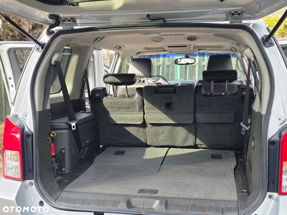 Nissan Pathfinder 4.0 V6 LE - 21