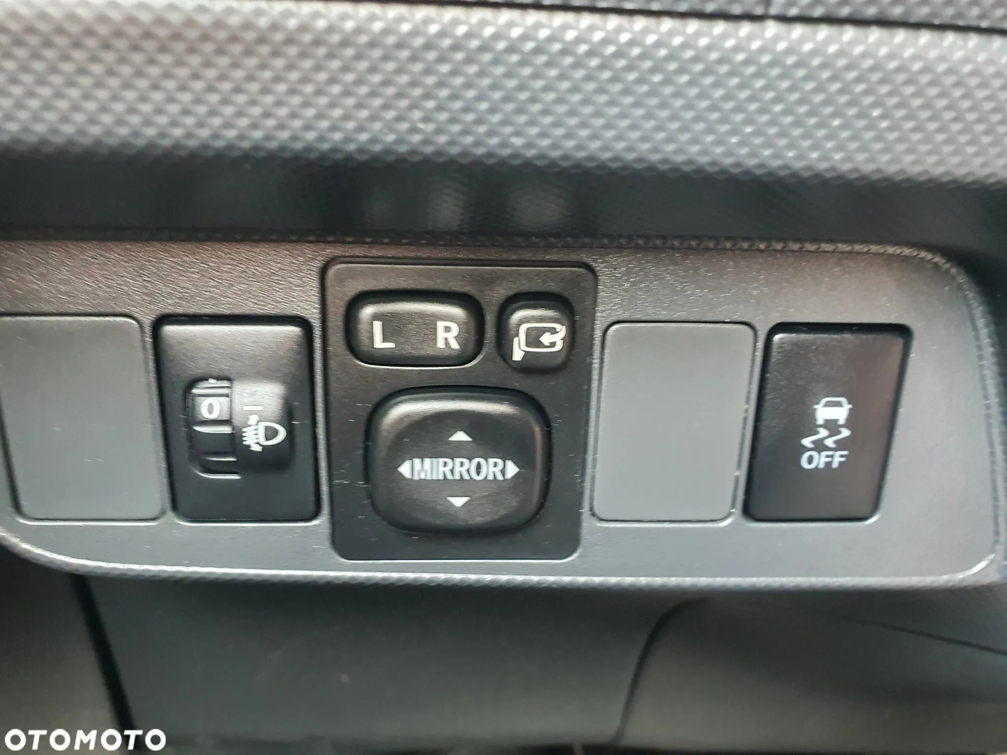 Toyota Auris 1.6 Sol - 24