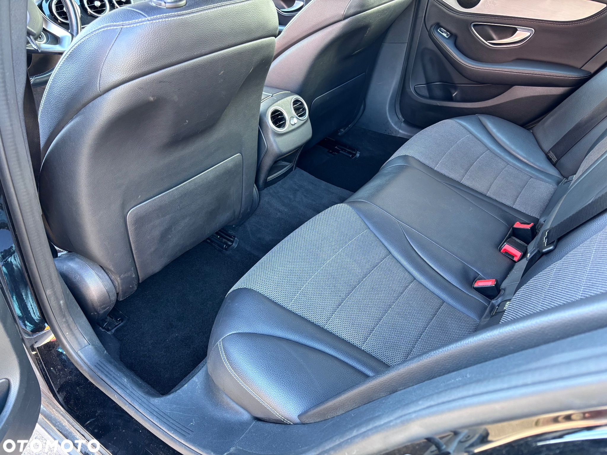 Mercedes-Benz Klasa C 180 (BlueTEC) d T Exclusive - 9