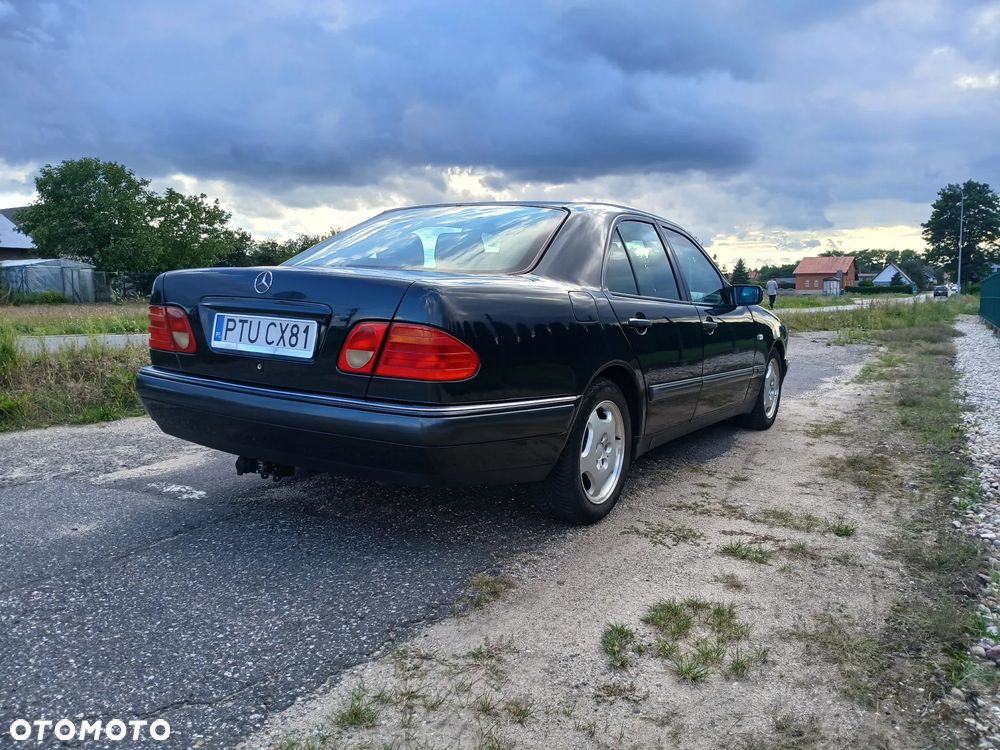 Mercedes-Benz Klasa E 200 CDI Elegance - 15