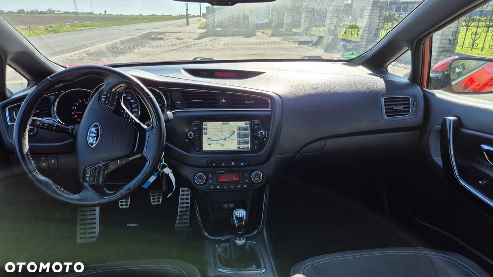 Kia Ceed 1.6 CRDi 136 ISG GT Line - 12