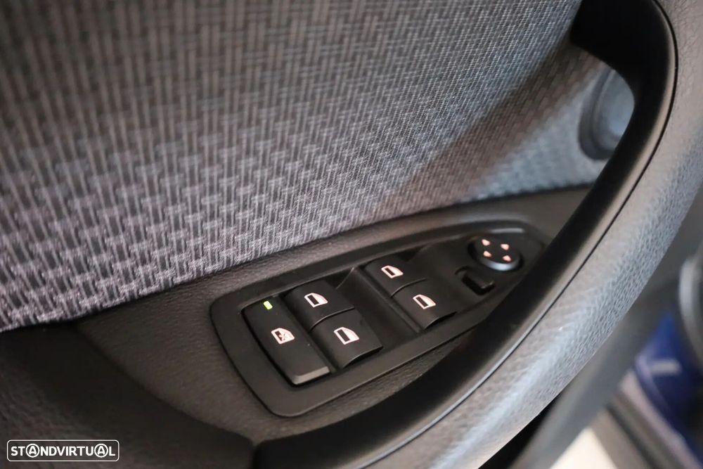 BMW X1 18 d sDrive Auto Advantage - 27