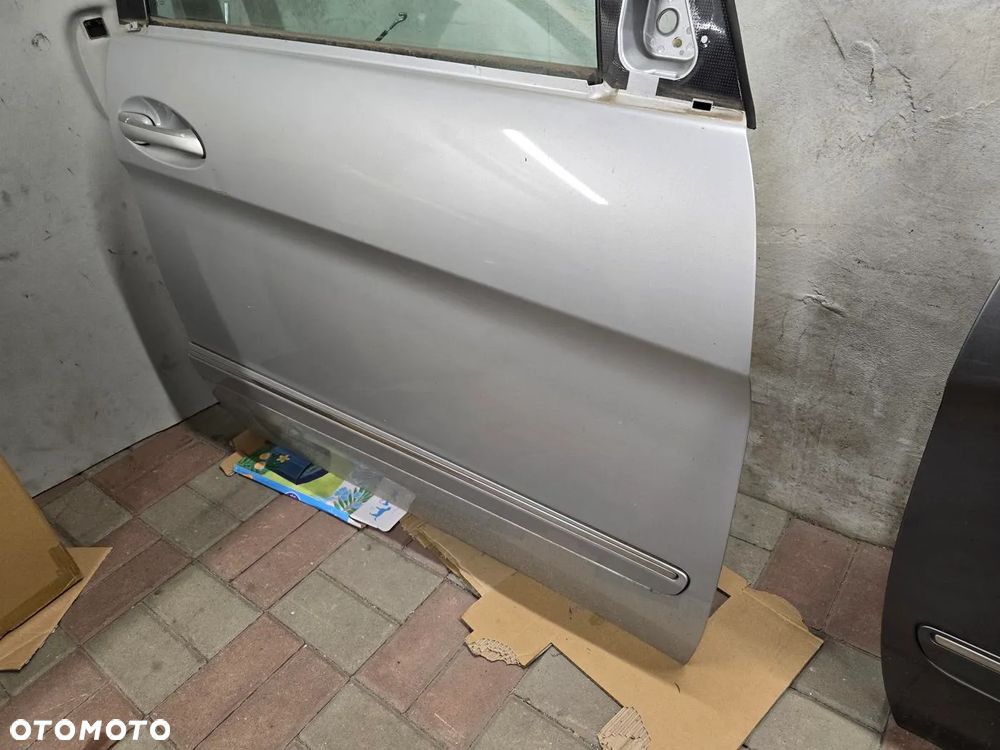 SPRZEDAM MERCEDES B KLASA W245 PRAWE PRZEDNIE DRZWI W KOLOR 761 W ORYGINALE DO MONTAŻU - 4