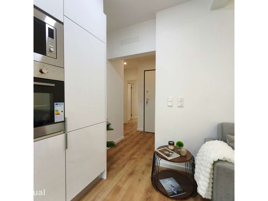 Apartamento T2 Remodelado com Suíte e Arrecadação de 27m² em Benfica - Grande imagem: 3/22