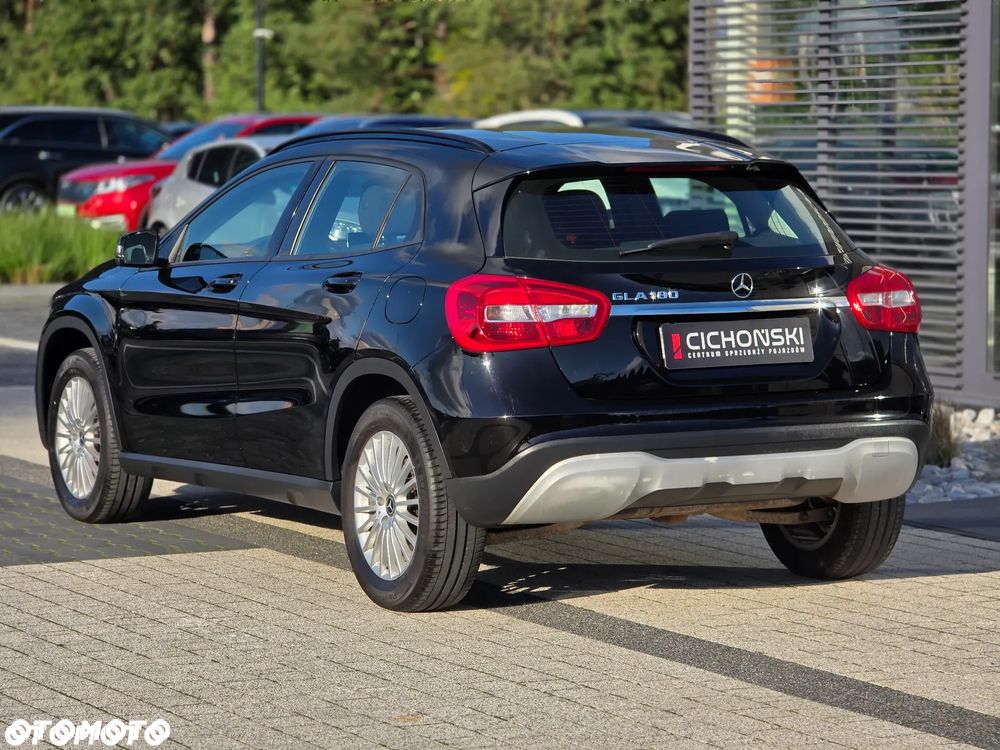 Mercedes-Benz GLA 180 7G-DCT Style - 29