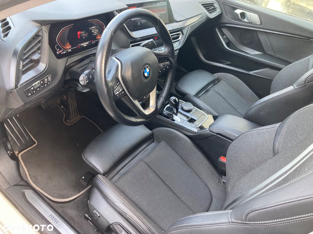 BMW Seria 2 218d Sport Line sport - 22