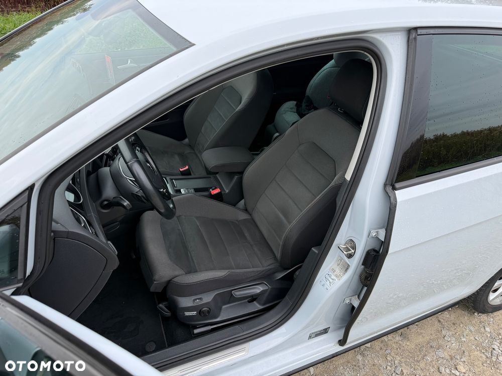 Volkswagen Golf - 12