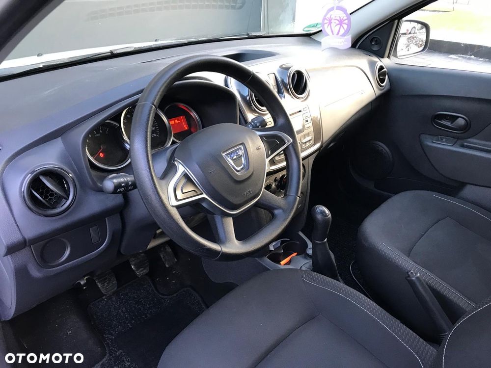 Dacia Sandero - 8