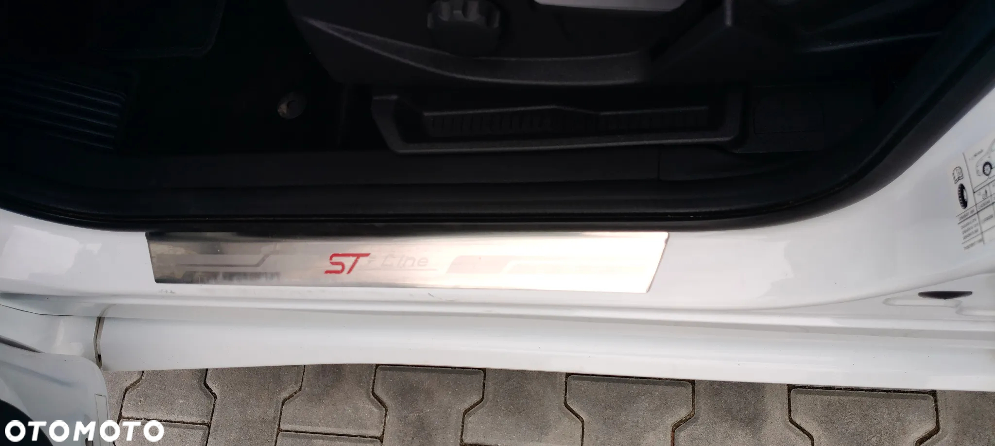 Ford Kuga 2.0 TDCi 2x4 ST-Line - 25