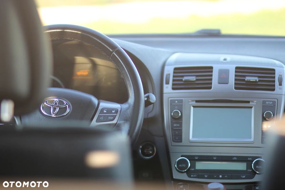 Toyota Avensis 2.0 D-4D Premium - 10