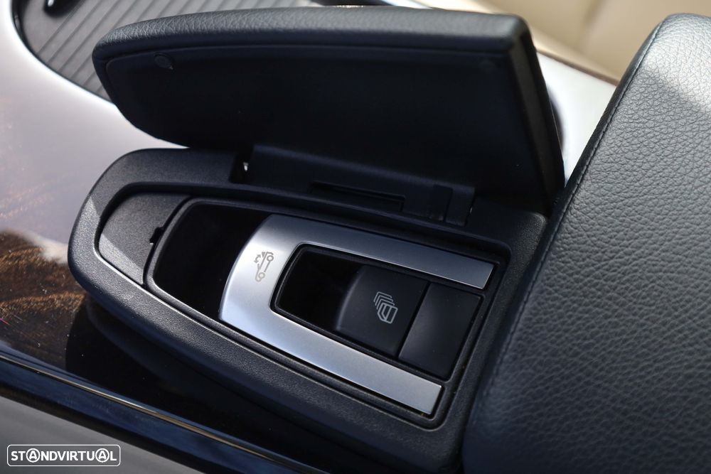 Mercedes-Benz SLC 180 - 28