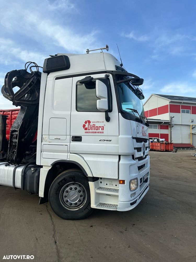 Mercedes-Benz Actros - 3