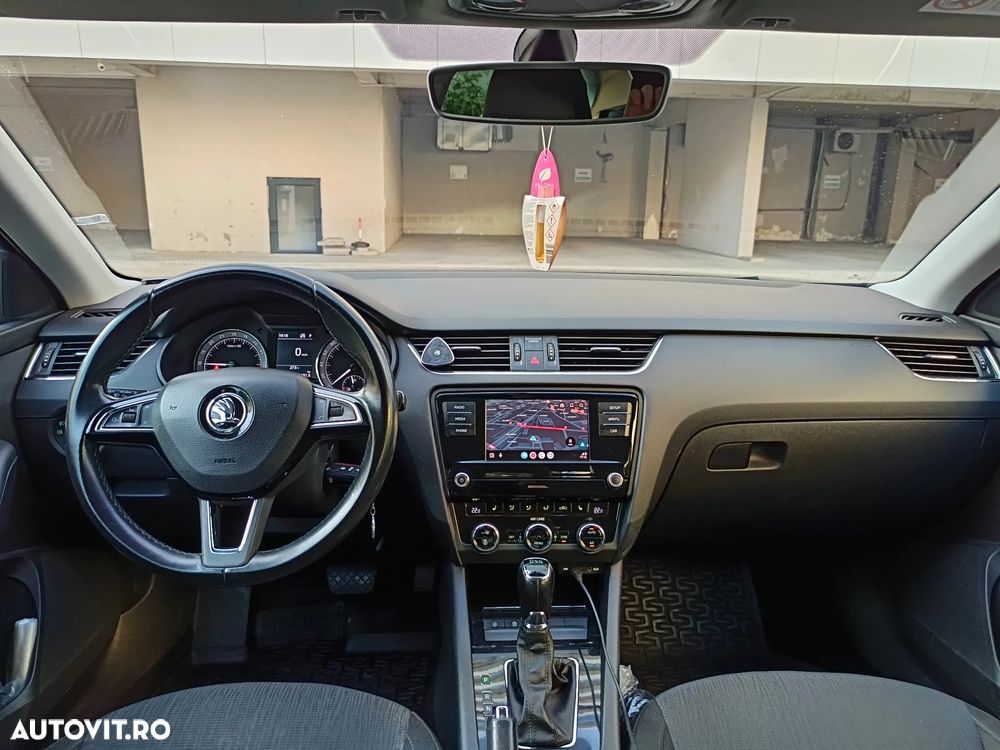 Skoda Octavia 2.0 TDI DSG Style - 12