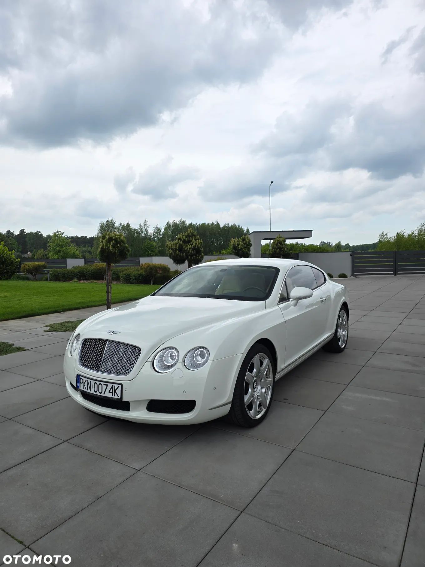 Bentley Continental GT Standard - 1