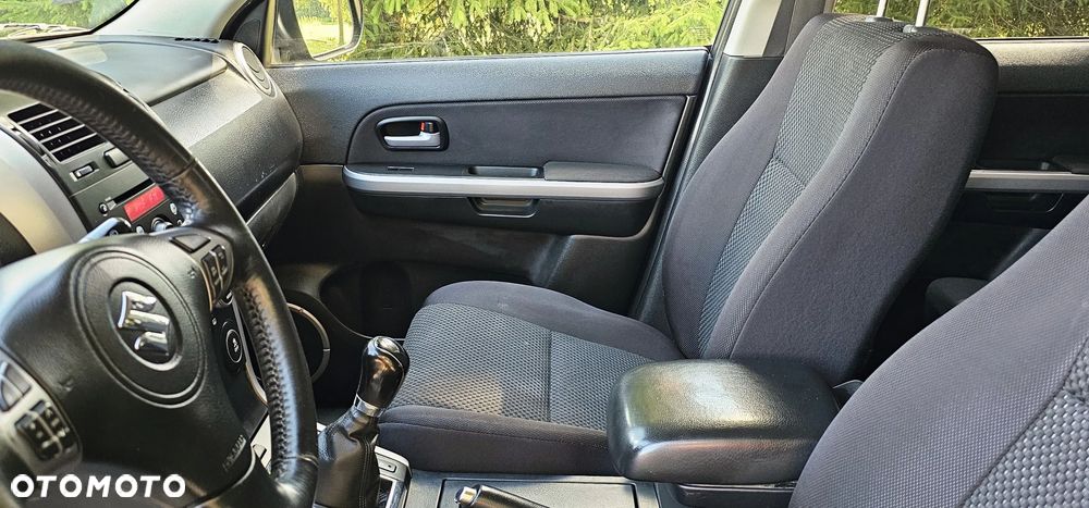 Suzuki Grand Vitara 1.9 DDiS Premium EU5 - 16
