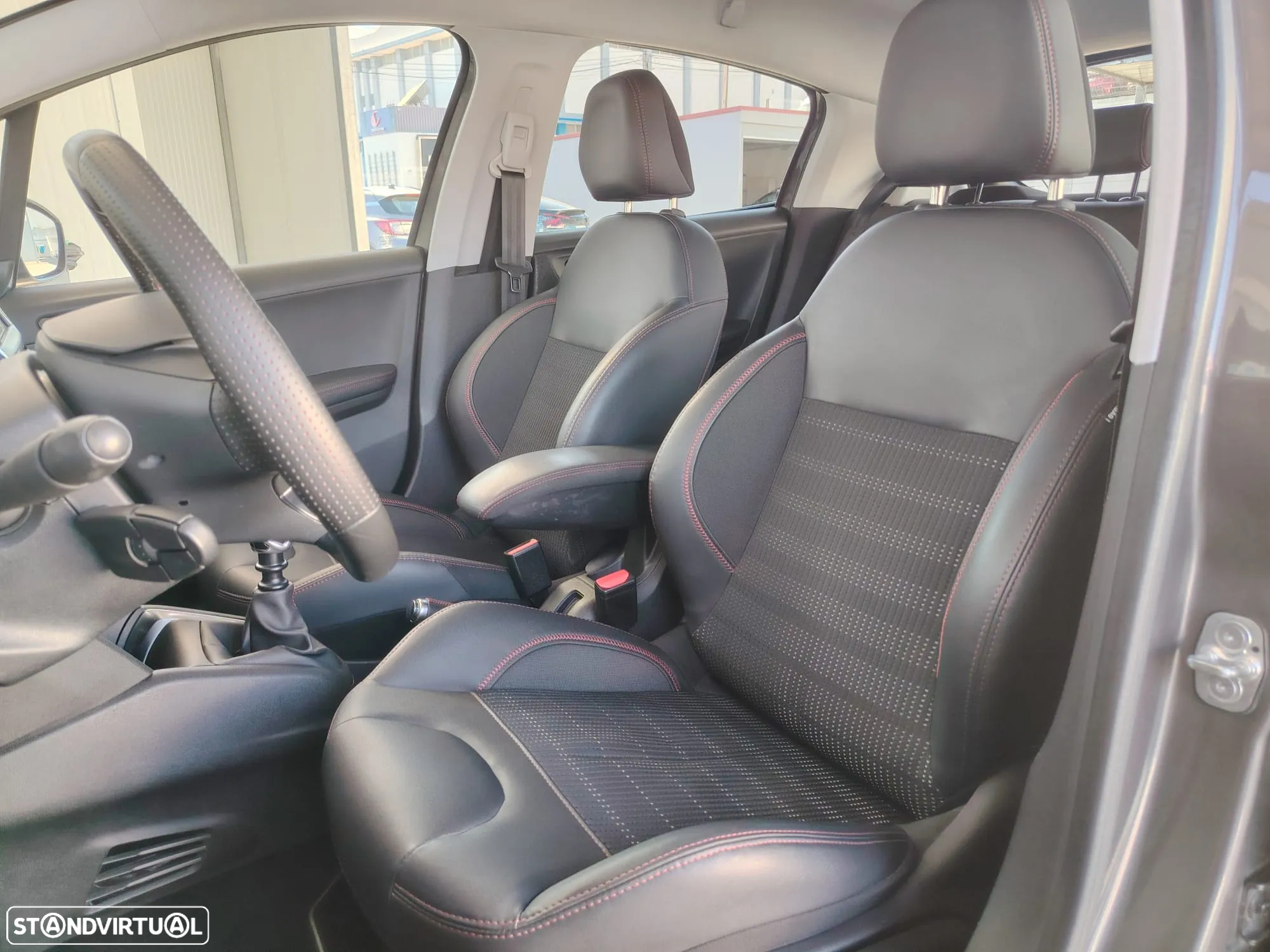 Peugeot 208 1.2 PureTech GT Line - 26