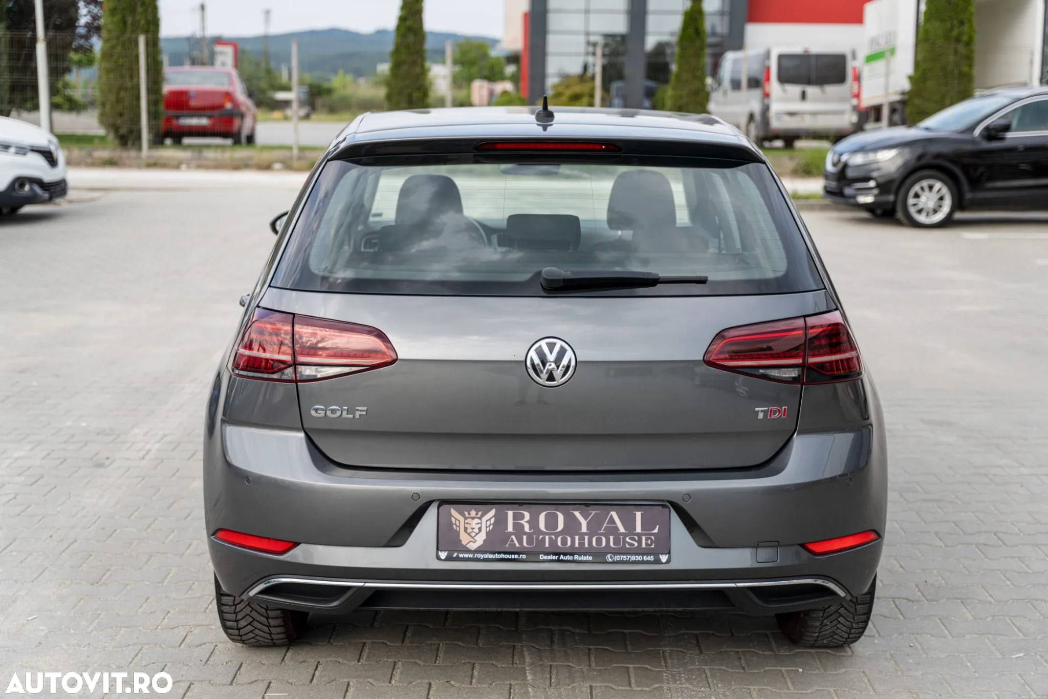 Volkswagen Golf 1.6 TDI DSG Comfortline - 10