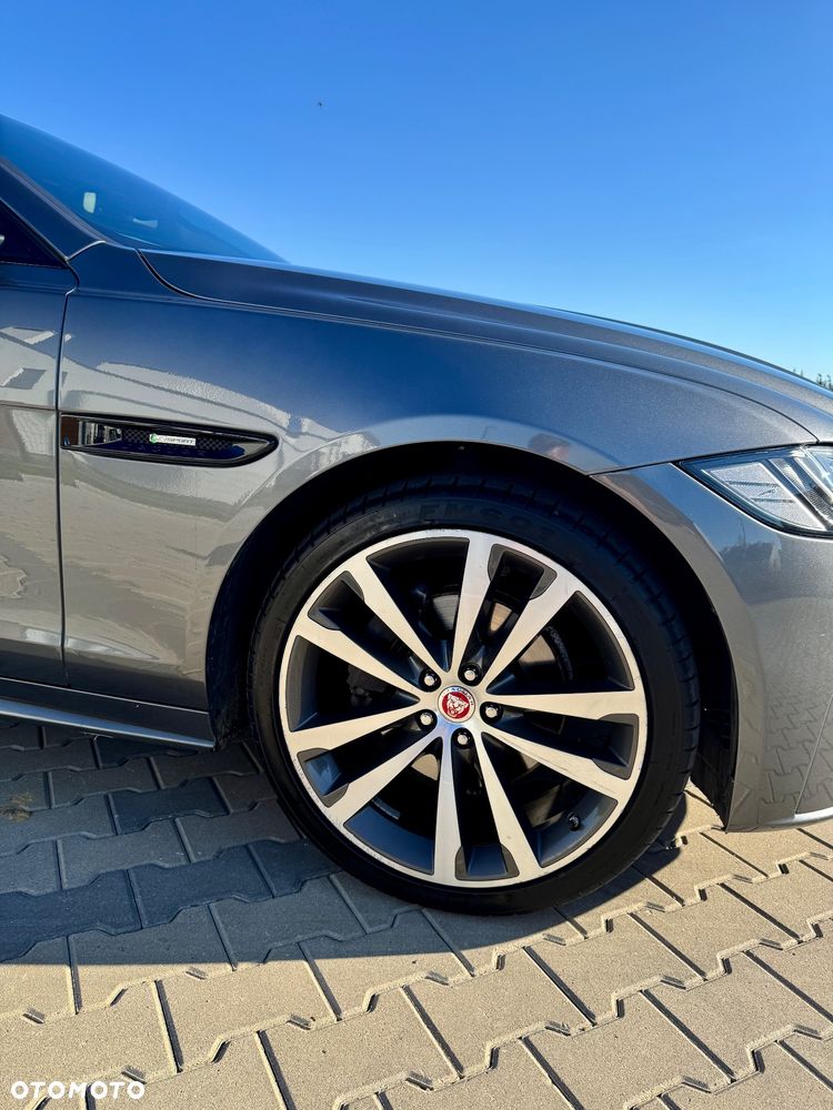 Jaguar XF 20d R-Sport - 5
