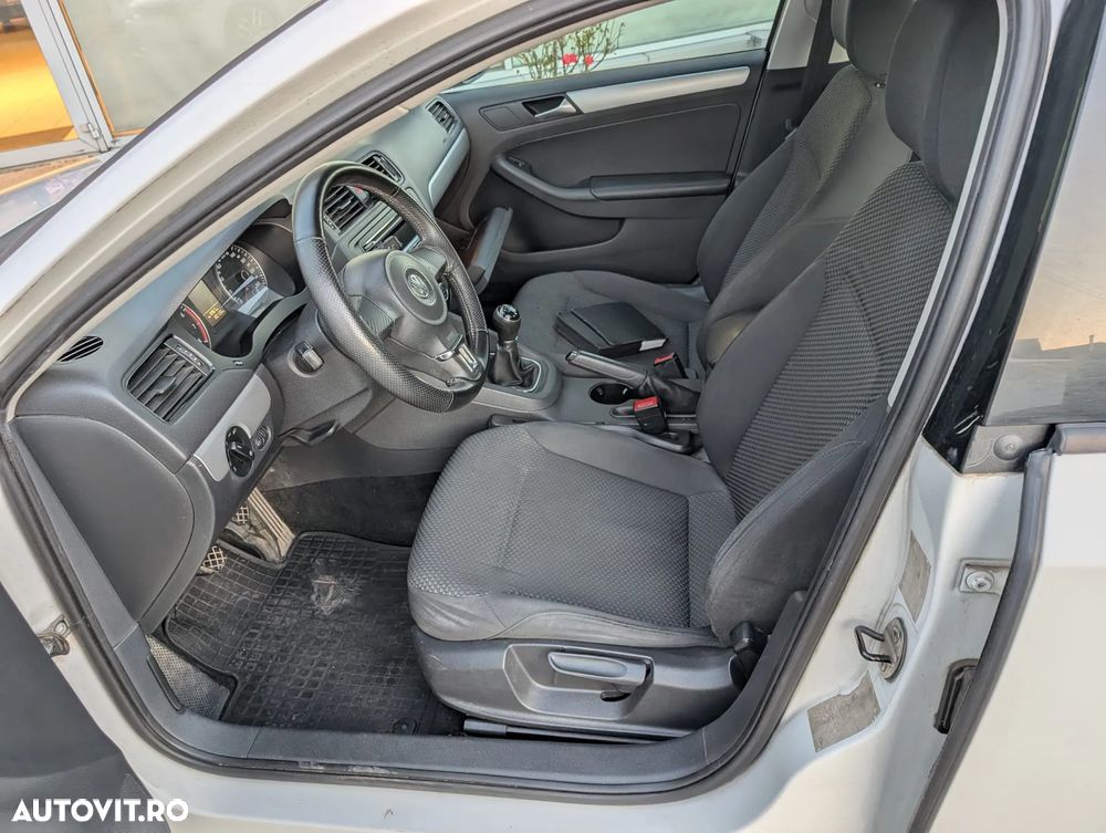 Volkswagen Jetta 1.2 TSI Trendline - 19