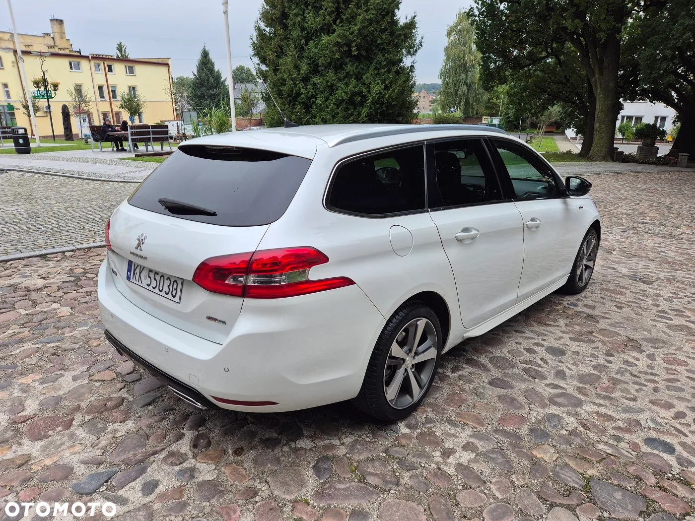 Peugeot 308 SW 1.2 PureTech Allure S&S - 10