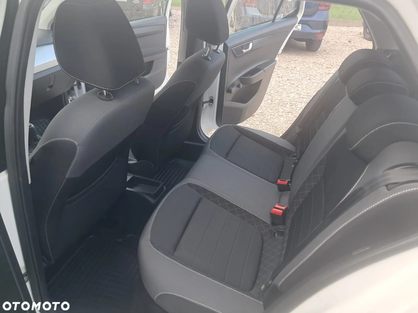Skoda Fabia - 10