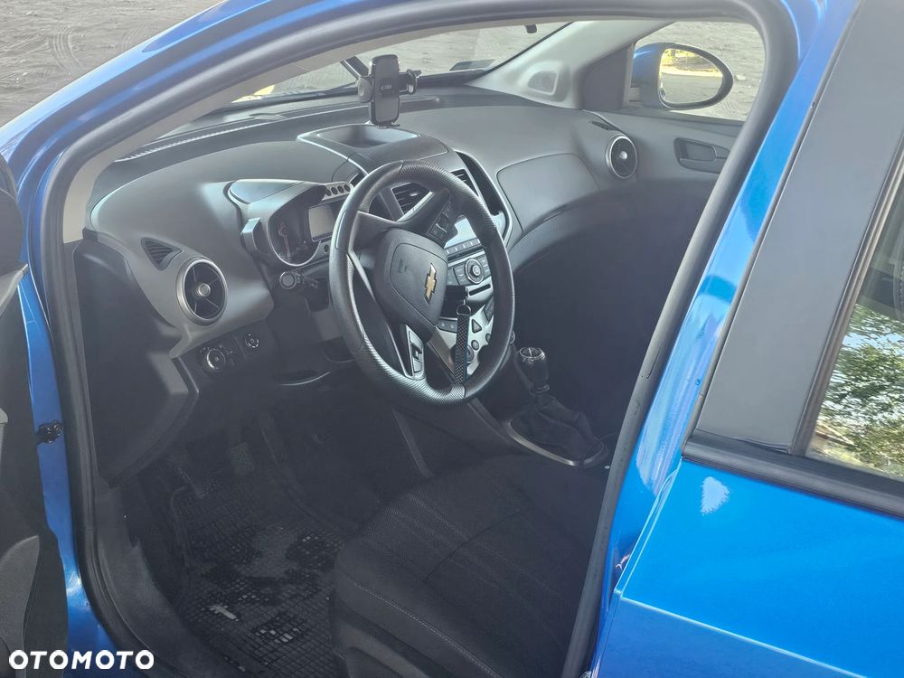 Chevrolet Aveo 1.4 16V LT - 9