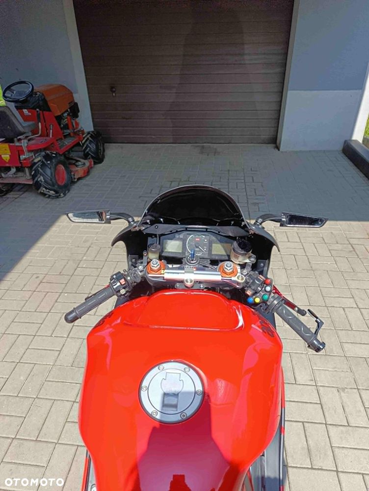 Aprilia RSV - 10