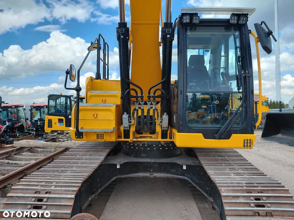 JCB JS220X - 15