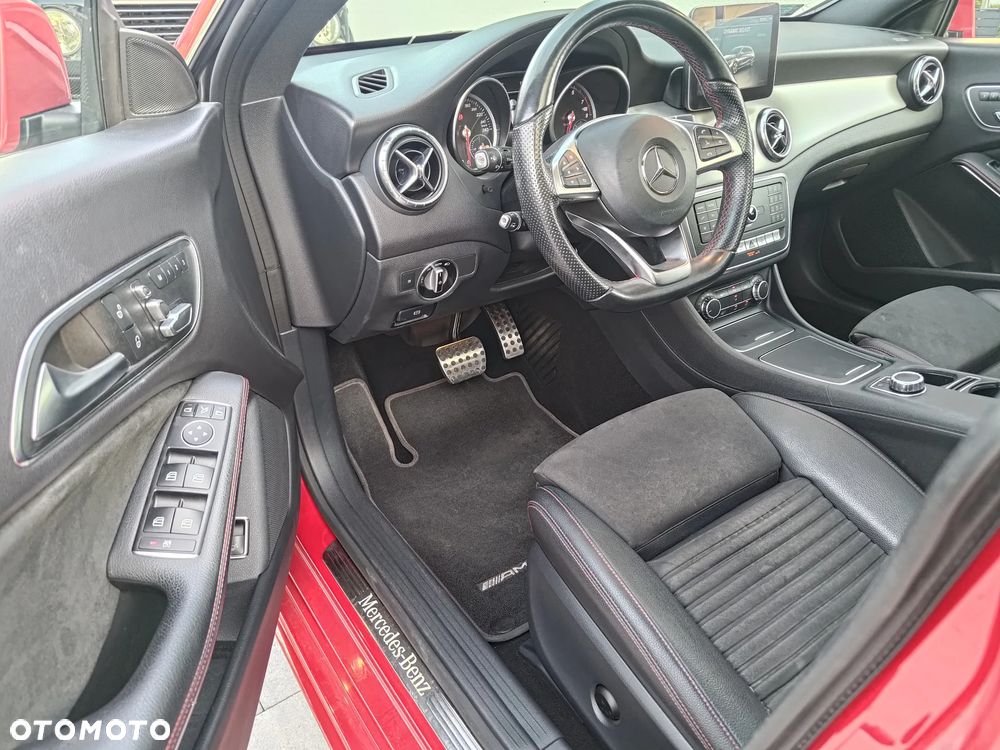 Mercedes-Benz CLA 250 4-Matic AMG Line - 15