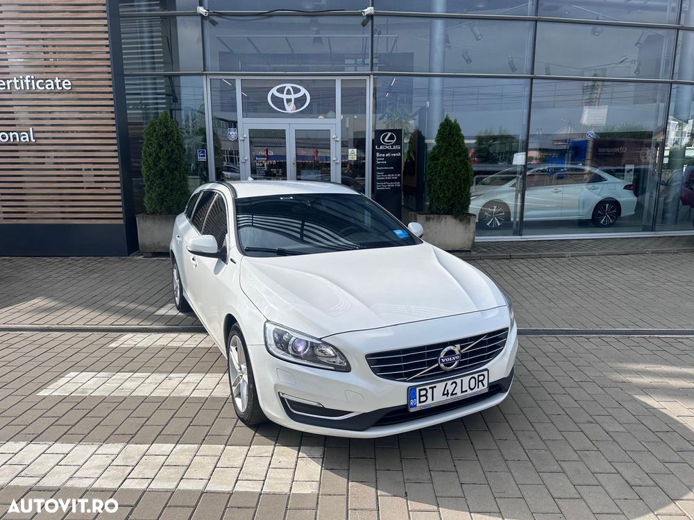 Volvo V60 T8 eAWD Momentum - 4