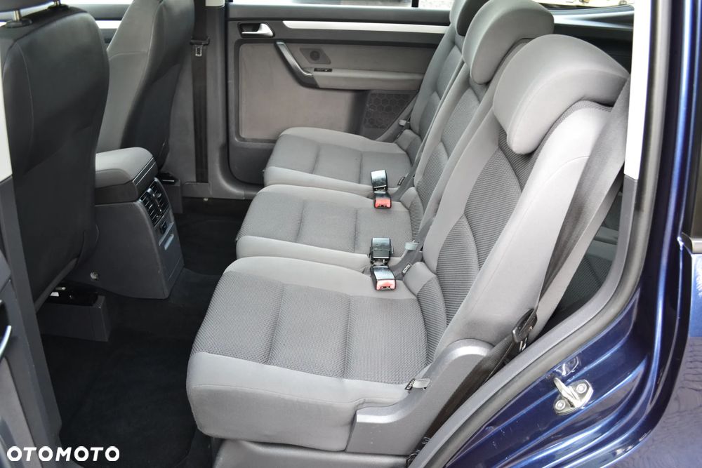 Volkswagen Touran 1.6 TDI DPF BlueMotion Technology MATCH - 19