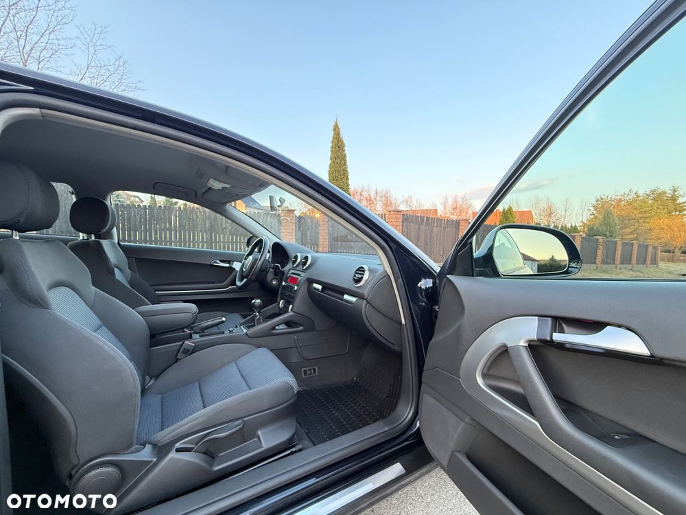 Audi A3 3-drzwiowe 1.6 TDI DPF Ambition - 23