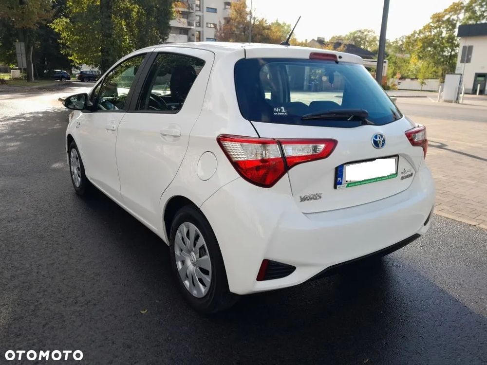Toyota Yaris Hybrid 100 Active - 5