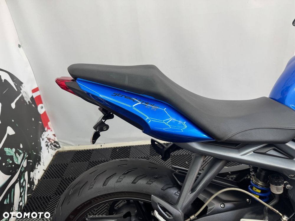 Triumph Street Triple - 28