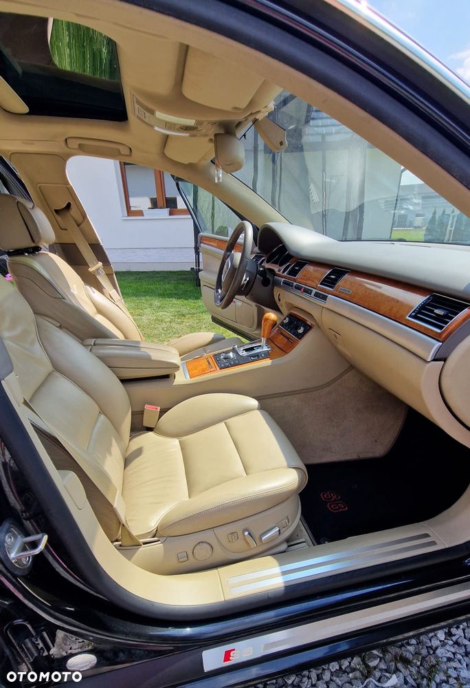 Audi S8 2007 photo 4
