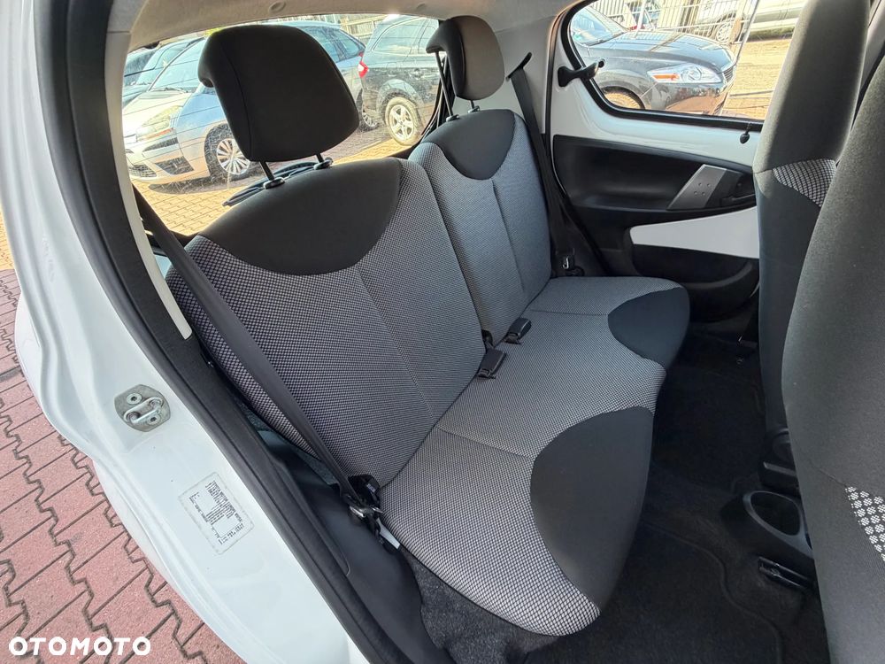 Toyota Aygo 1.0 VVT-i Sol EU5 - 30
