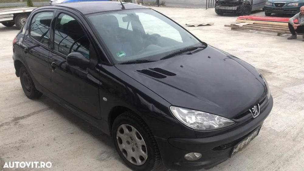 Dezmembrez Peugeot 206 2004 HATCHBACK 1.4i ,COD MOTOR :KFW - 3
