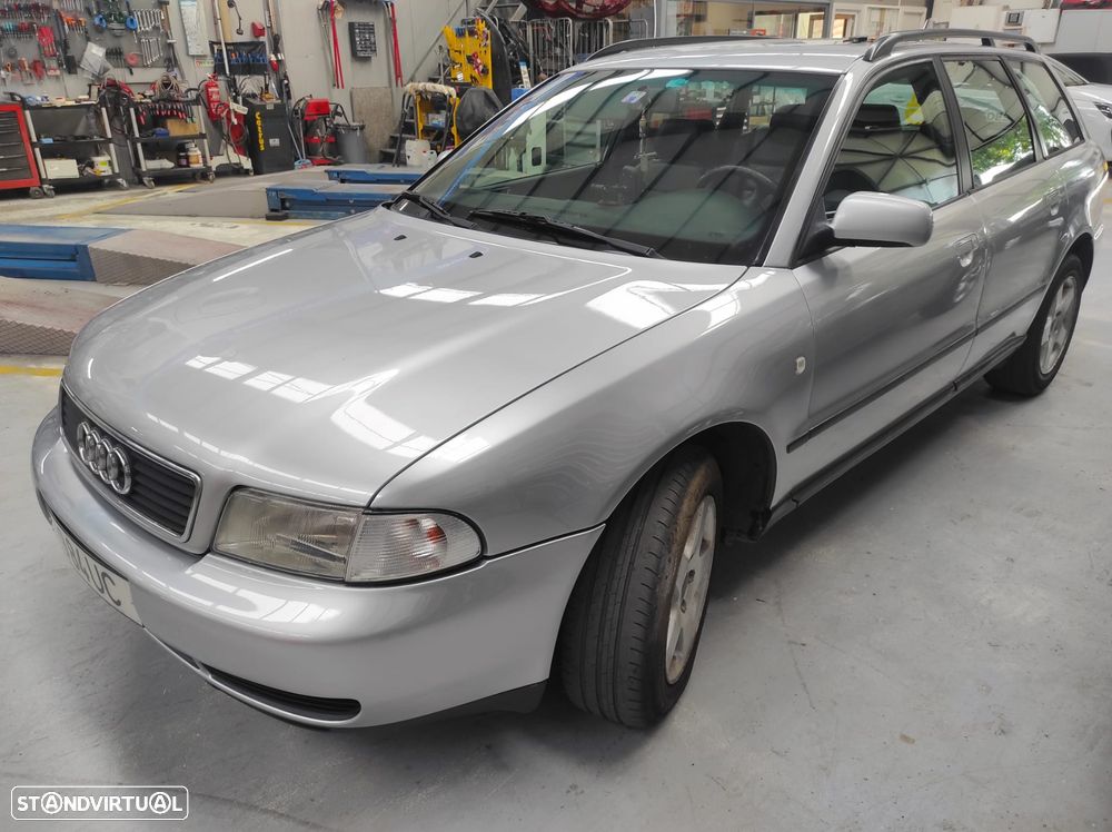 Audi A4 Avant 1.9 TDI Attraction - 1