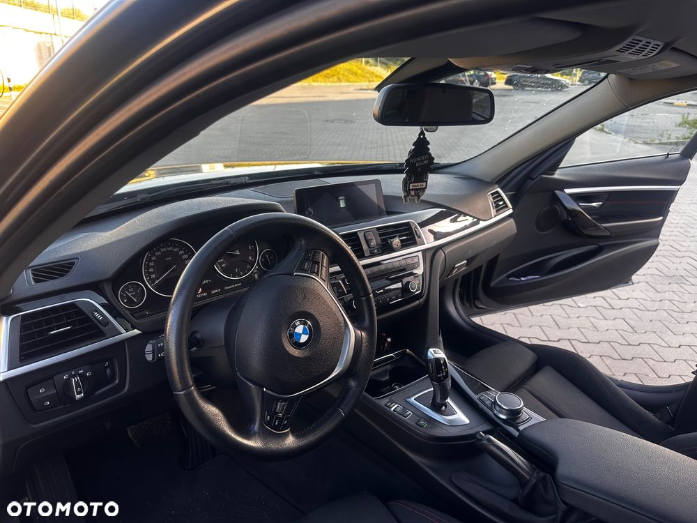 BMW Seria 3 320d Sport Line Shadow - 14