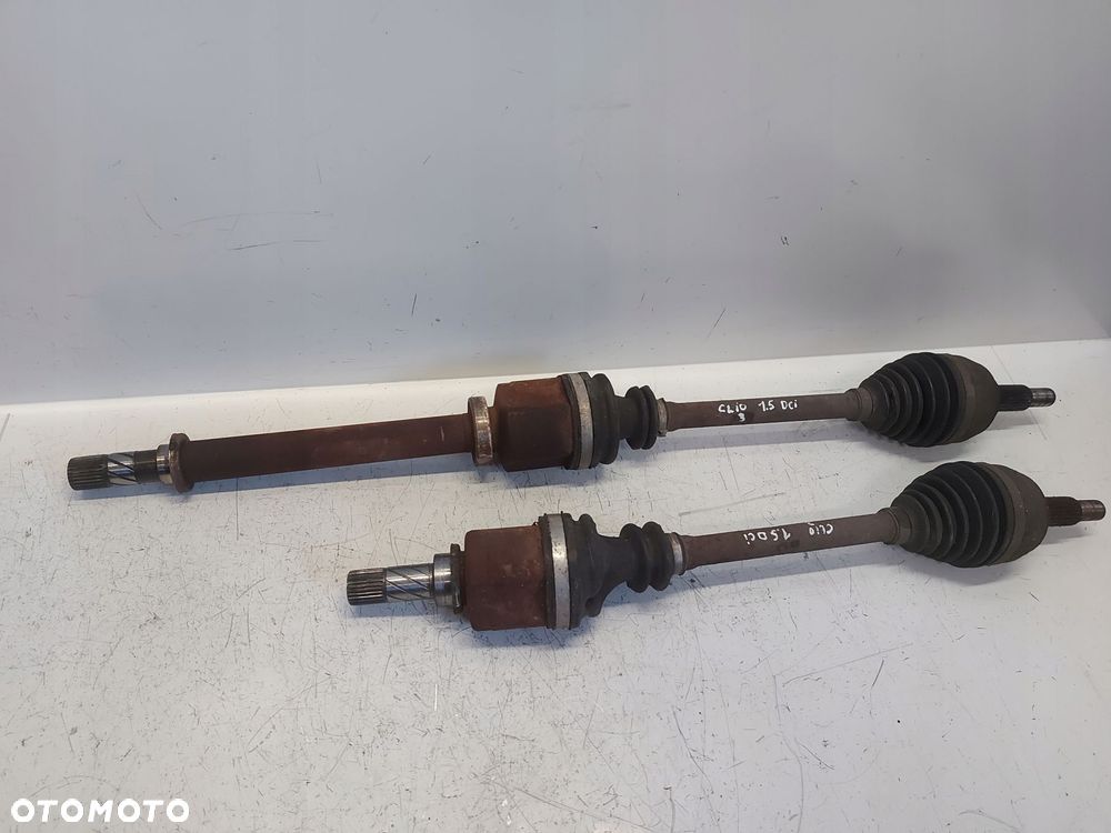 RENAULT CLIO III 3 1.5 DCI PÓŁOŚ LEWA KRÓTKA - 2