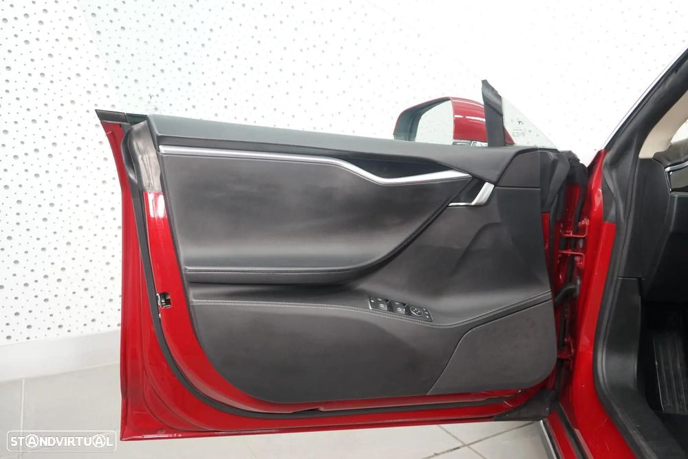 Tesla Model S 85 - 21