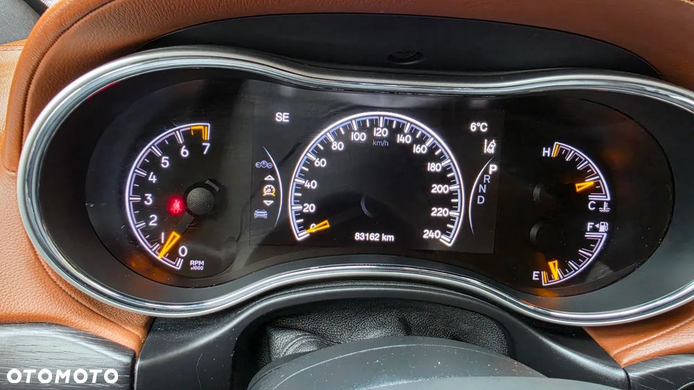 Jeep Grand Cherokee - 21