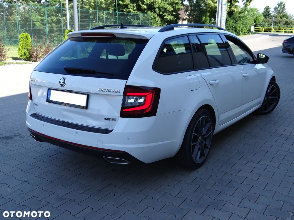 Skoda Octavia 2.0 TDI (Green tec) 4x4 DSG RS - 4