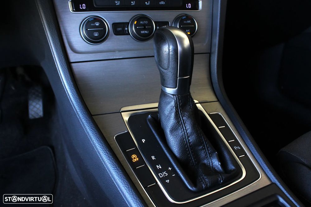 VW Golf Variant 1.6 TDi Sportline DSG - 44