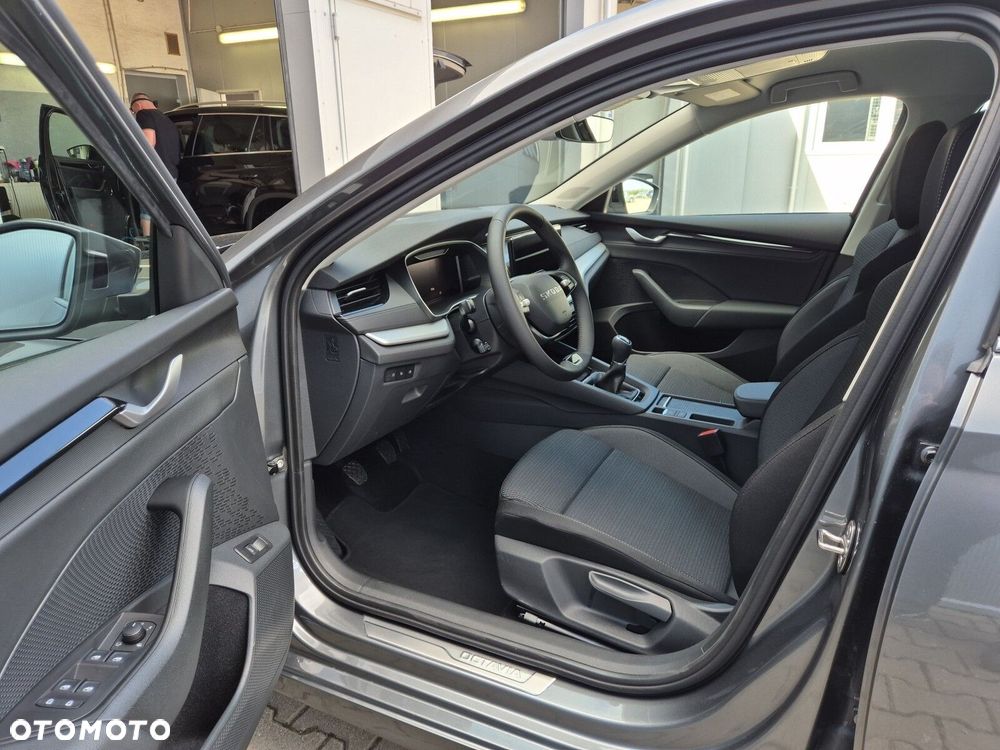 Skoda Octavia 1.5 TSI Drive Selection - 12