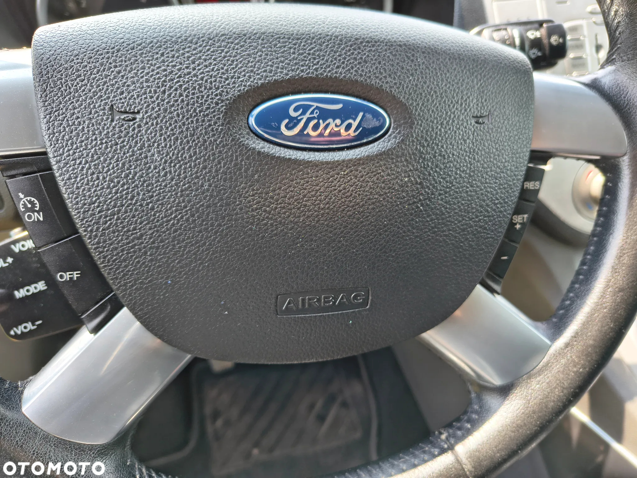 Ford Kuga 2.0 TDCi Titanium FWD - 14
